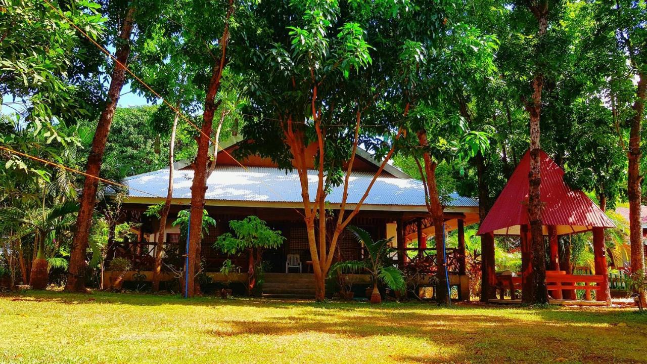 The Pelicans Resort Batangas Extérieur photo