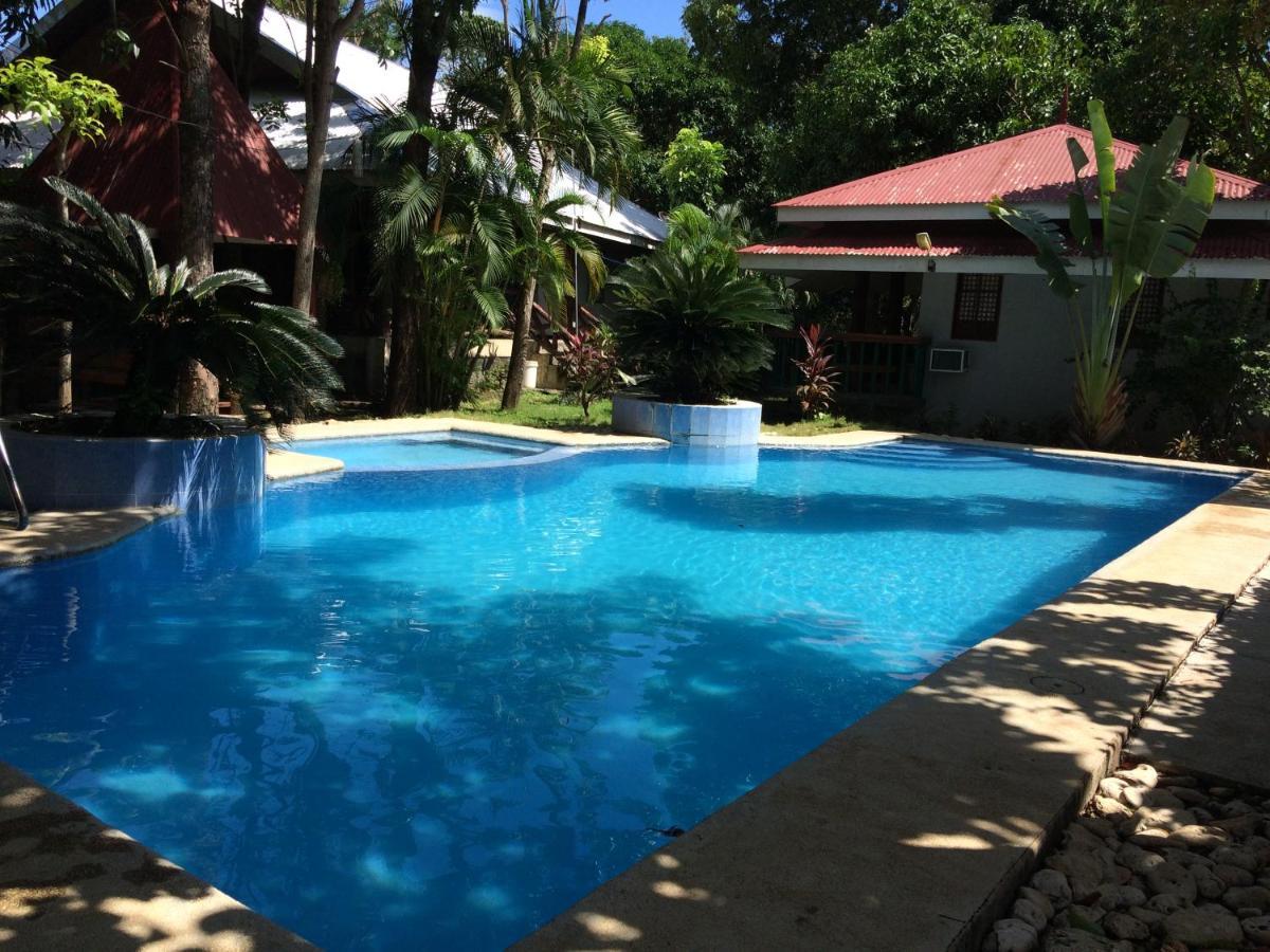 The Pelicans Resort Batangas Extérieur photo